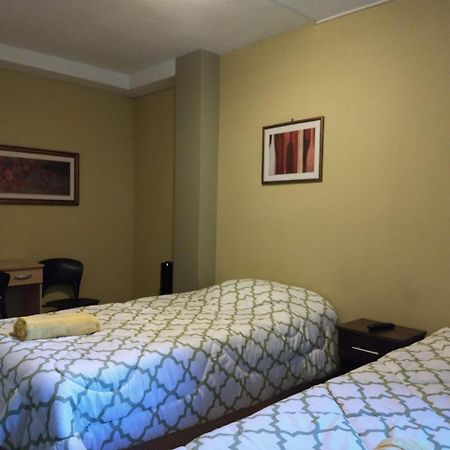 Give House Bed & Breakfast Guatemala City Ngoại thất bức ảnh