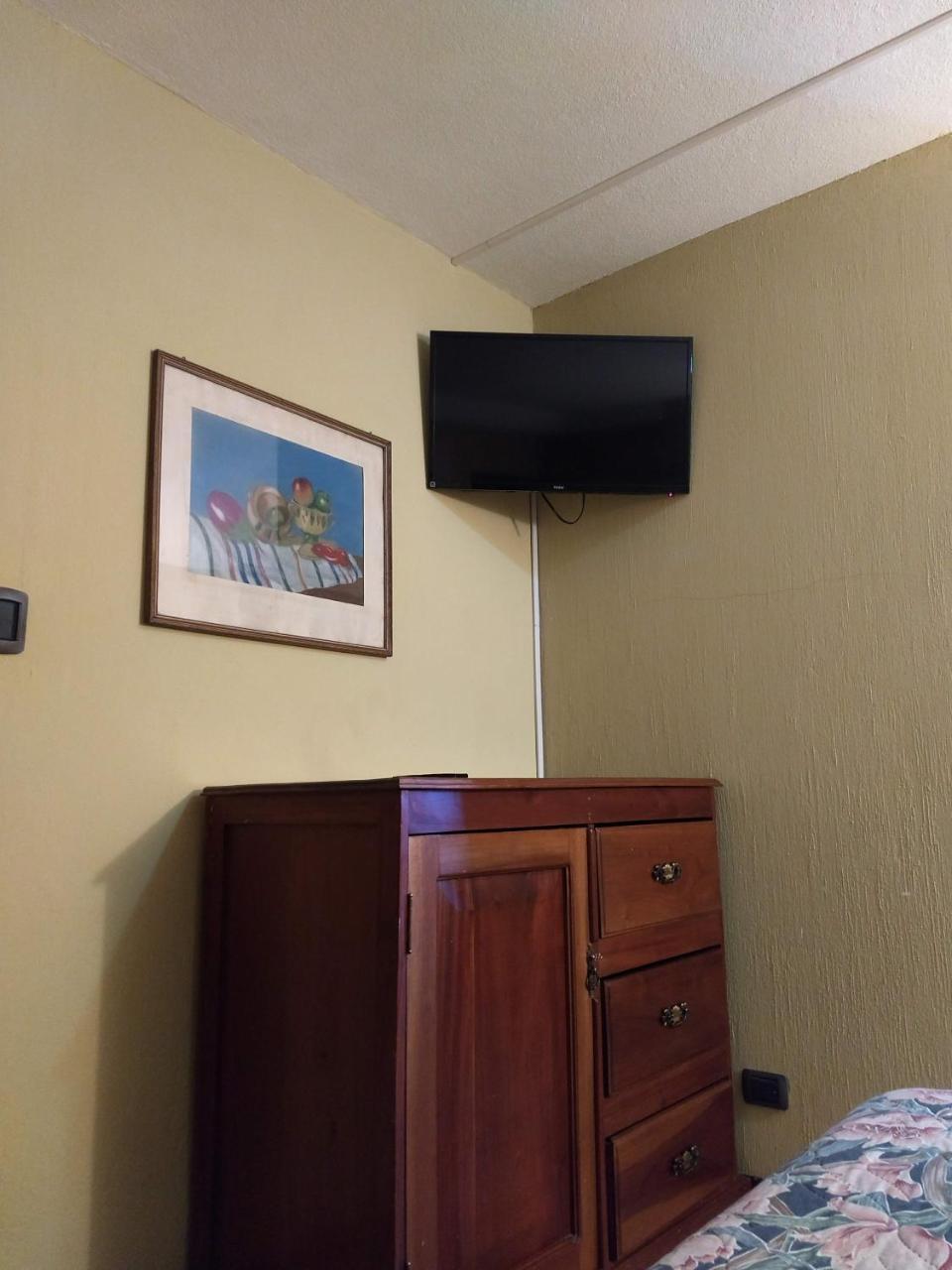 Give House Bed & Breakfast Guatemala City Ngoại thất bức ảnh