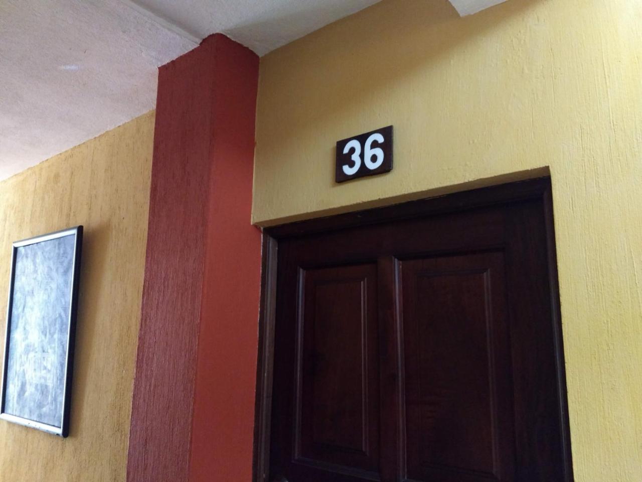 Give House Bed & Breakfast Guatemala City Ngoại thất bức ảnh