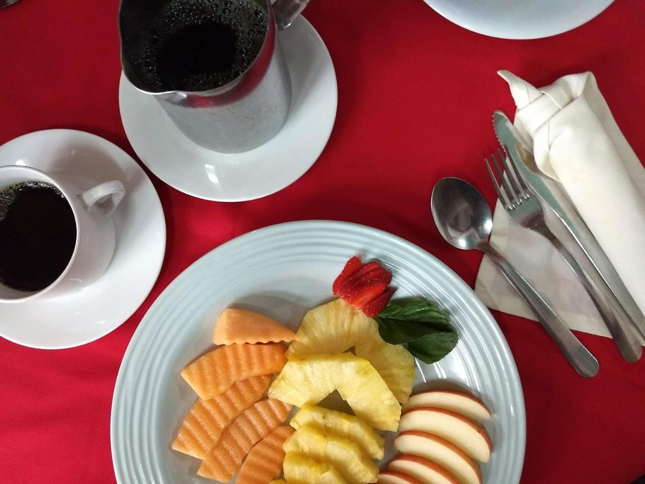 Give House Bed & Breakfast Guatemala City Ngoại thất bức ảnh