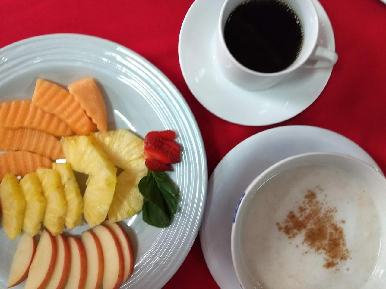 Give House Bed & Breakfast Guatemala City Ngoại thất bức ảnh