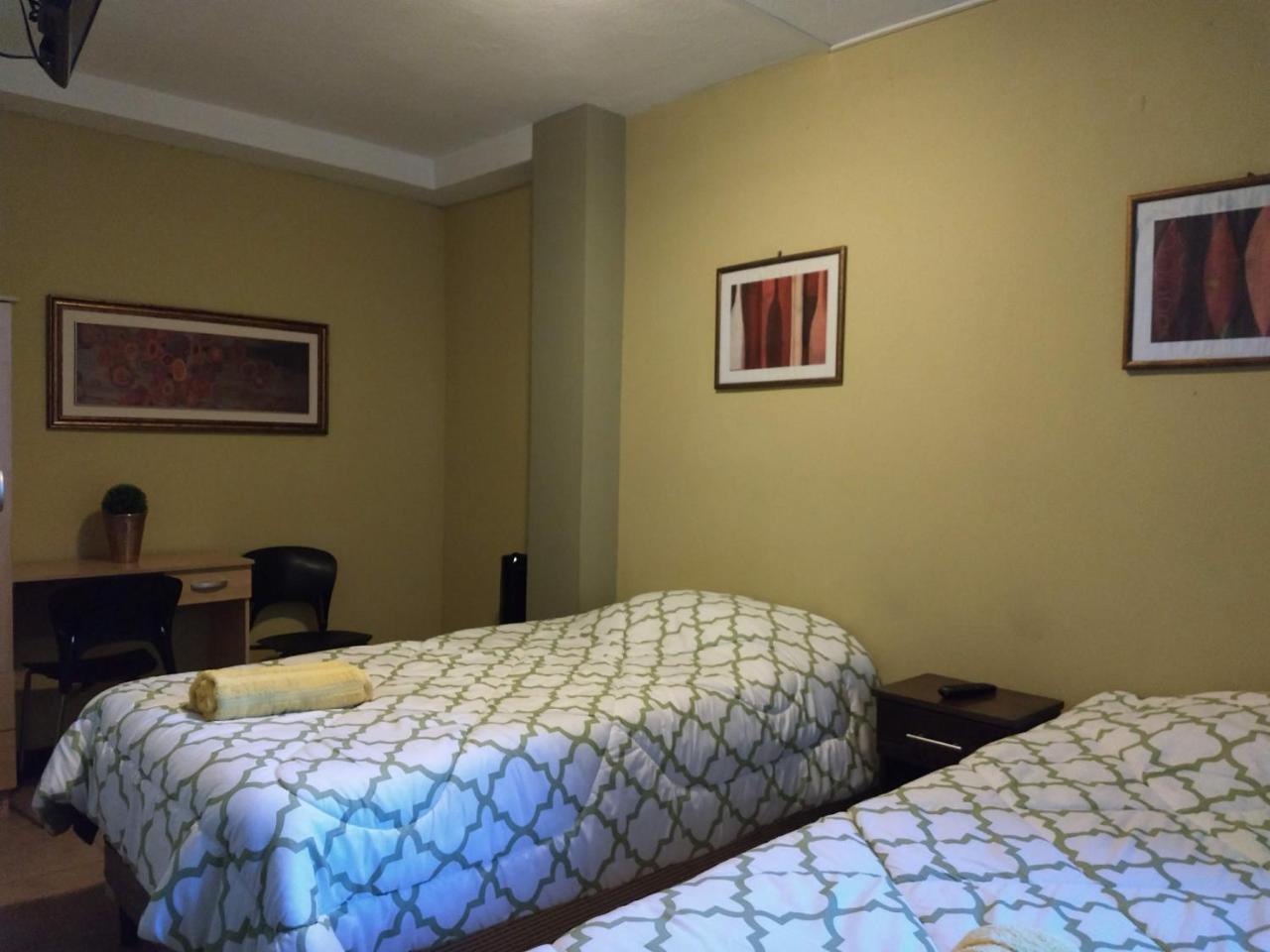 Give House Bed & Breakfast Guatemala City Ngoại thất bức ảnh