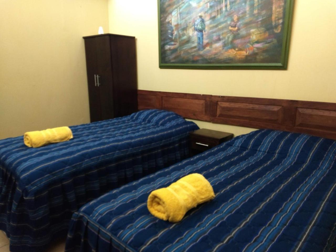 Give House Bed & Breakfast Guatemala City Ngoại thất bức ảnh